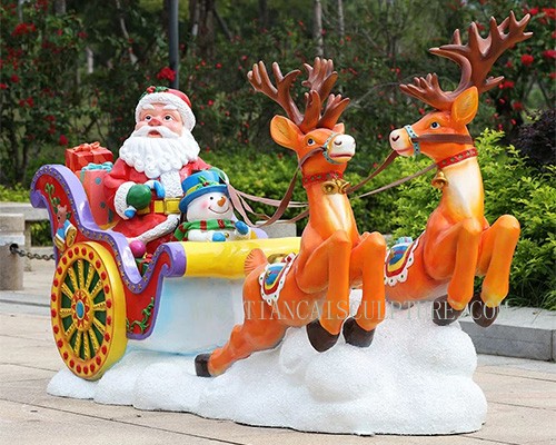 Santa Claus Sculpture